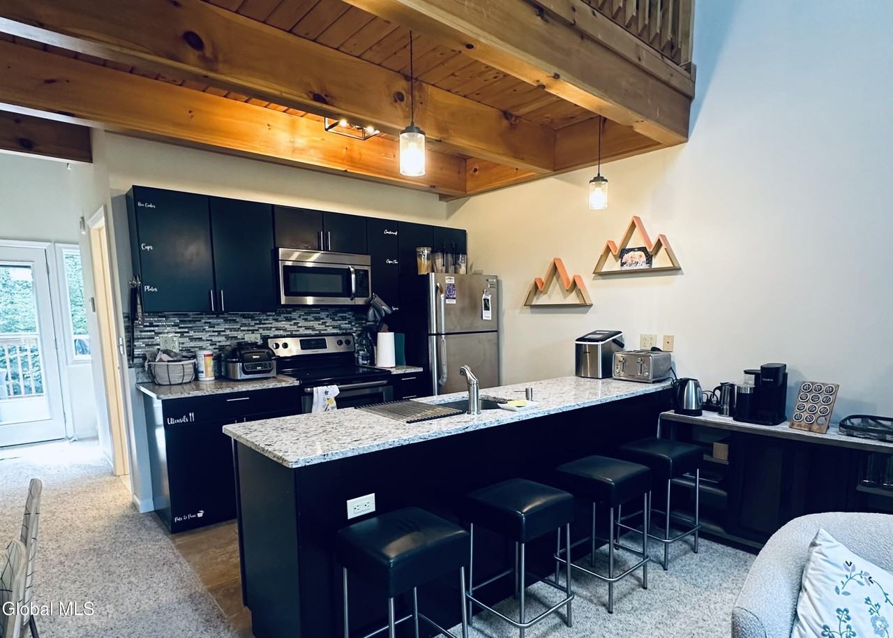 42 Prospect St #B - Photo 2 of 26