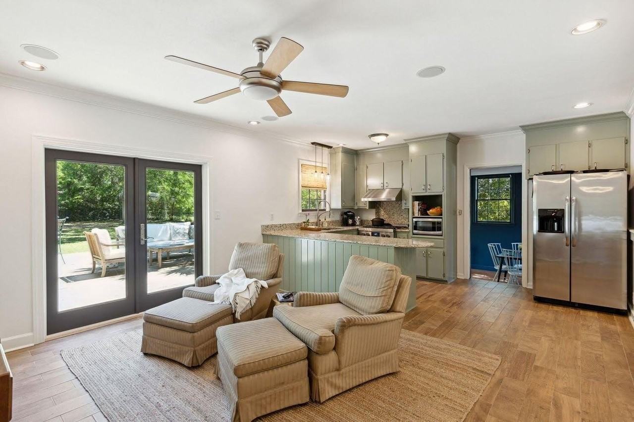 857 Stiles Dr - Photo 3 of 31