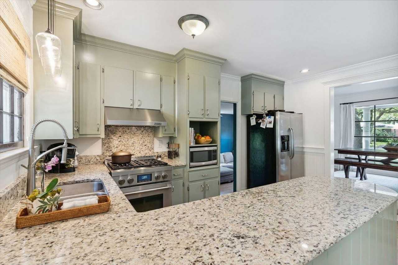 857 Stiles Dr - Photo 6 of 31