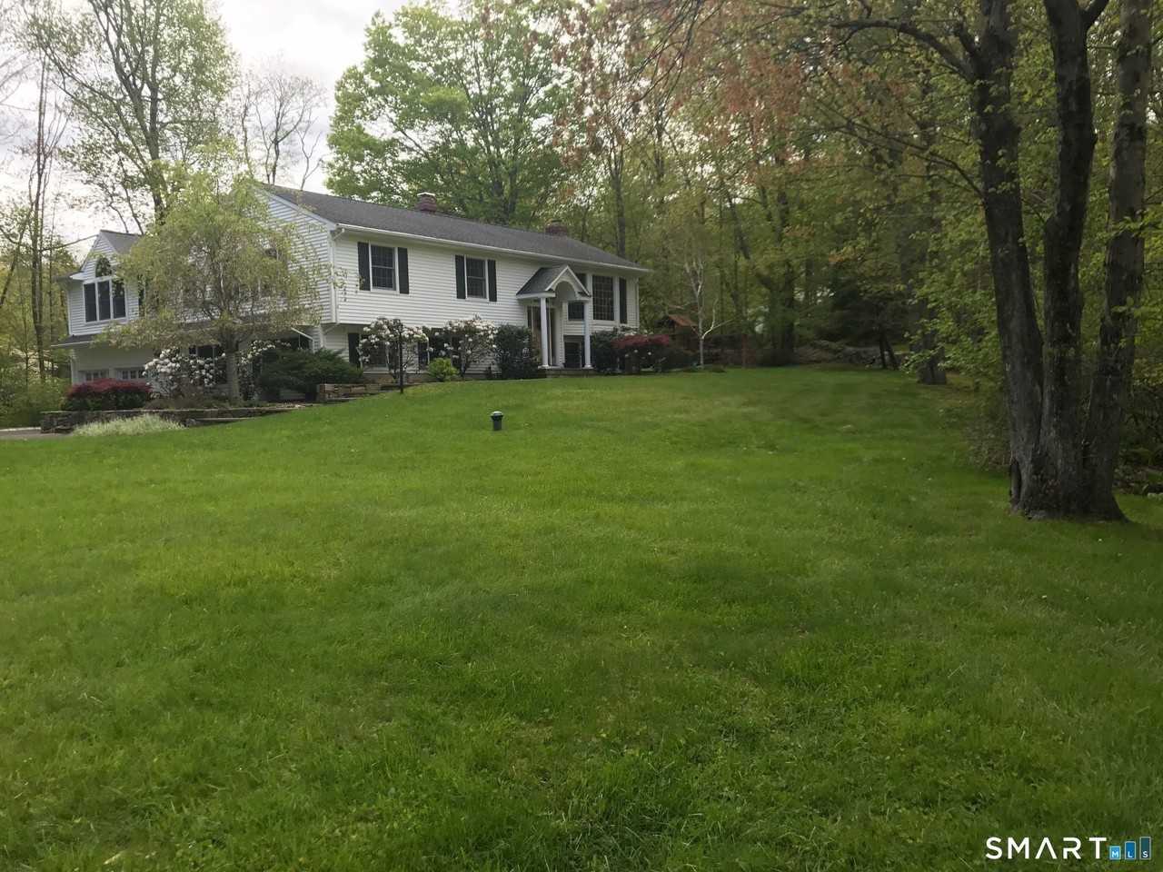 51 Continental Dr - Photo 3 of 17