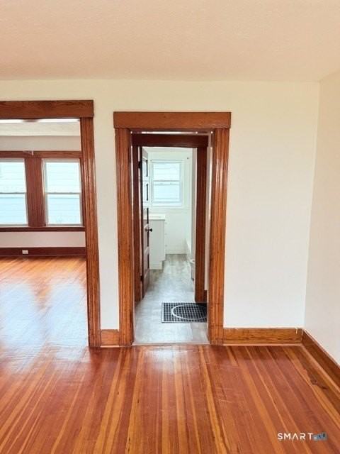 84 Putnam St - Photo 5 of 12