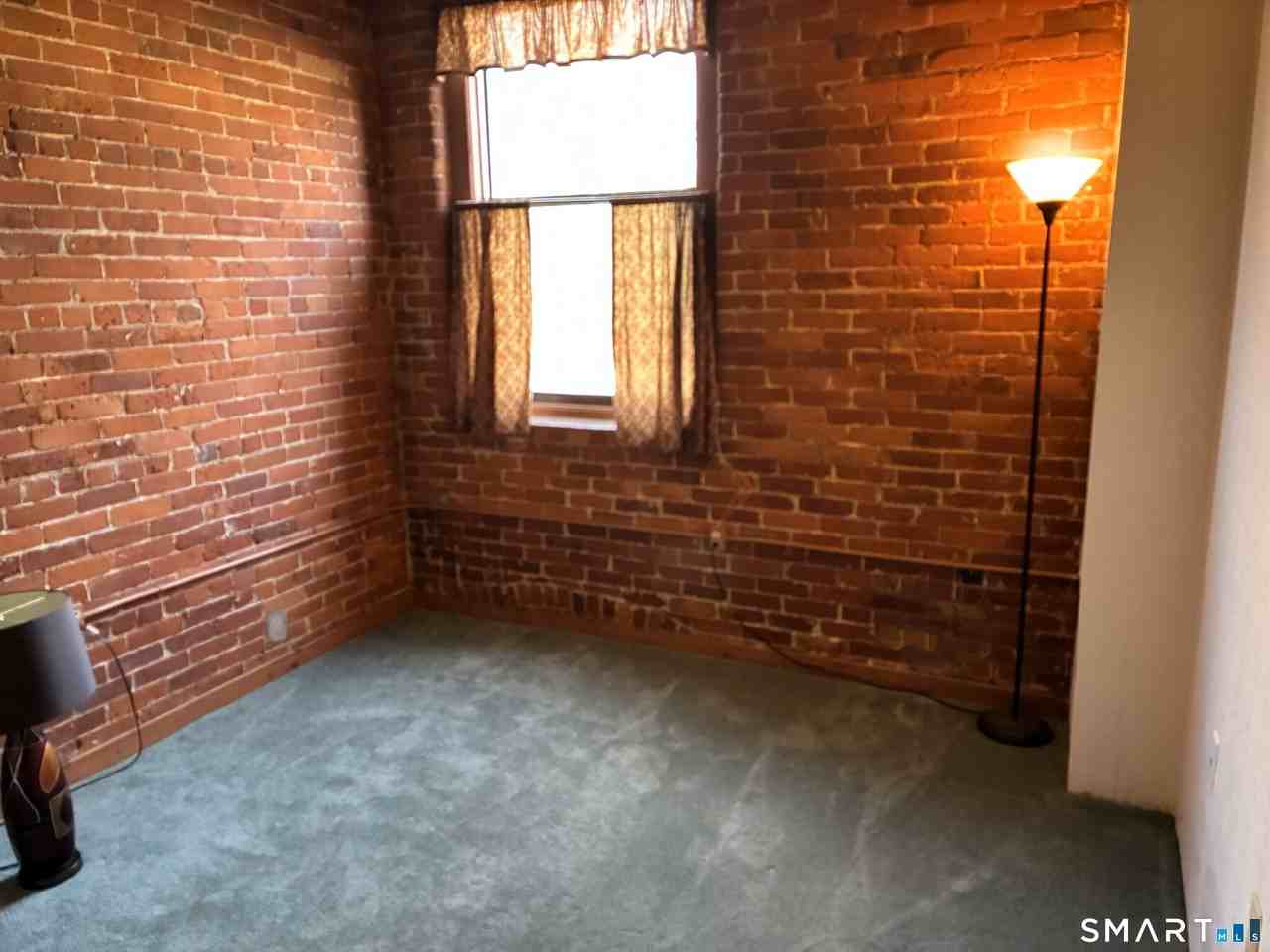 222 Williams St E #112 - Photo 3 of 12