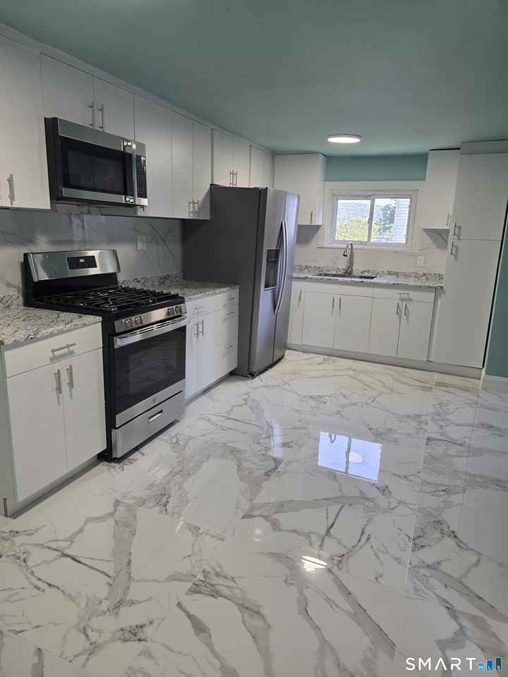 72 Ward St - Photo 2 of 11