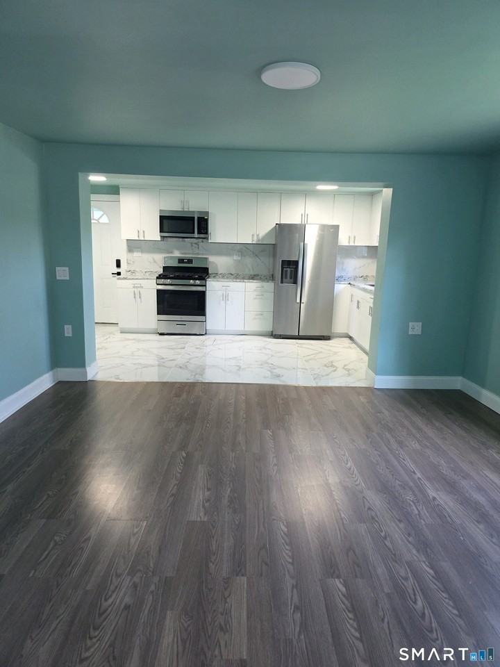 72 Ward St - Photo 5 of 11