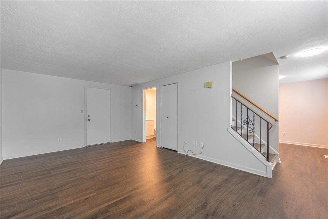 1643 Mars Hill Dr - Photo 2 of 16