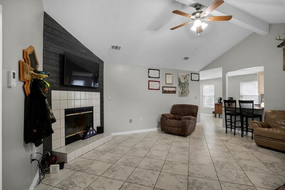 318 Pelham Rd - Photo 4 of 21