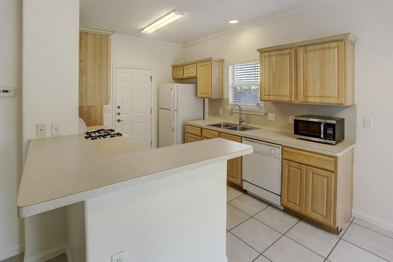 308 Blackson Ave - Photo 4 of 14