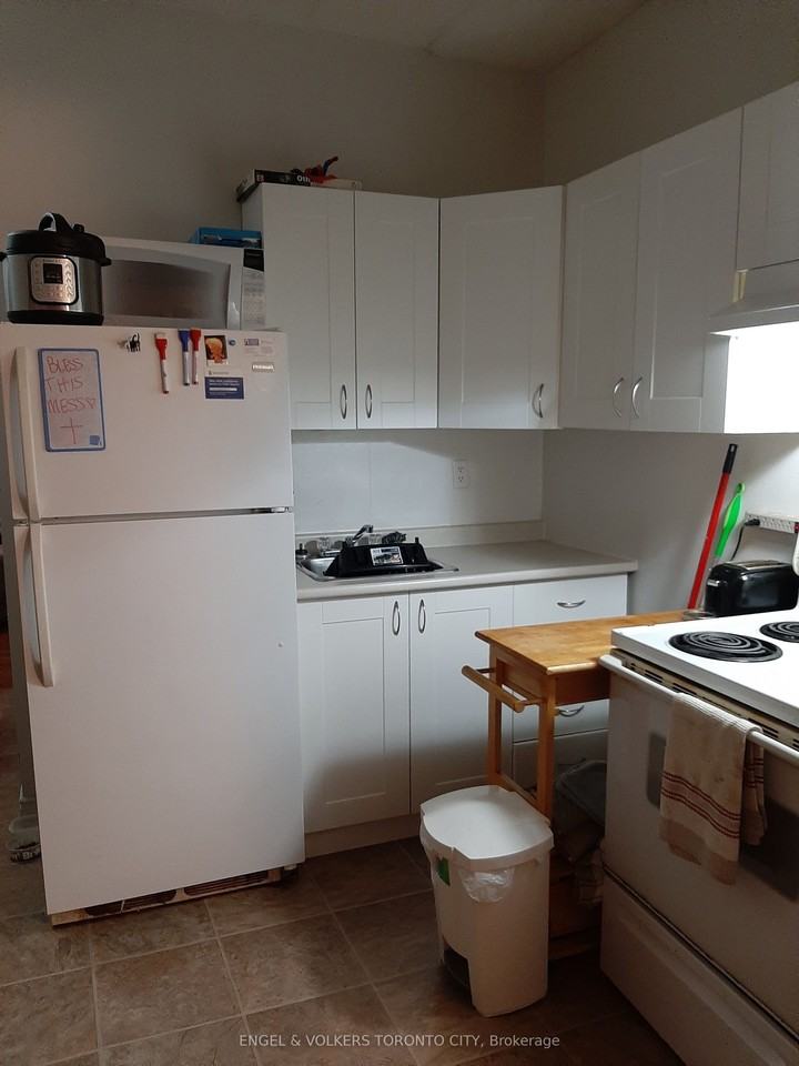 1242 College Street 3 - Photo 2 of 8