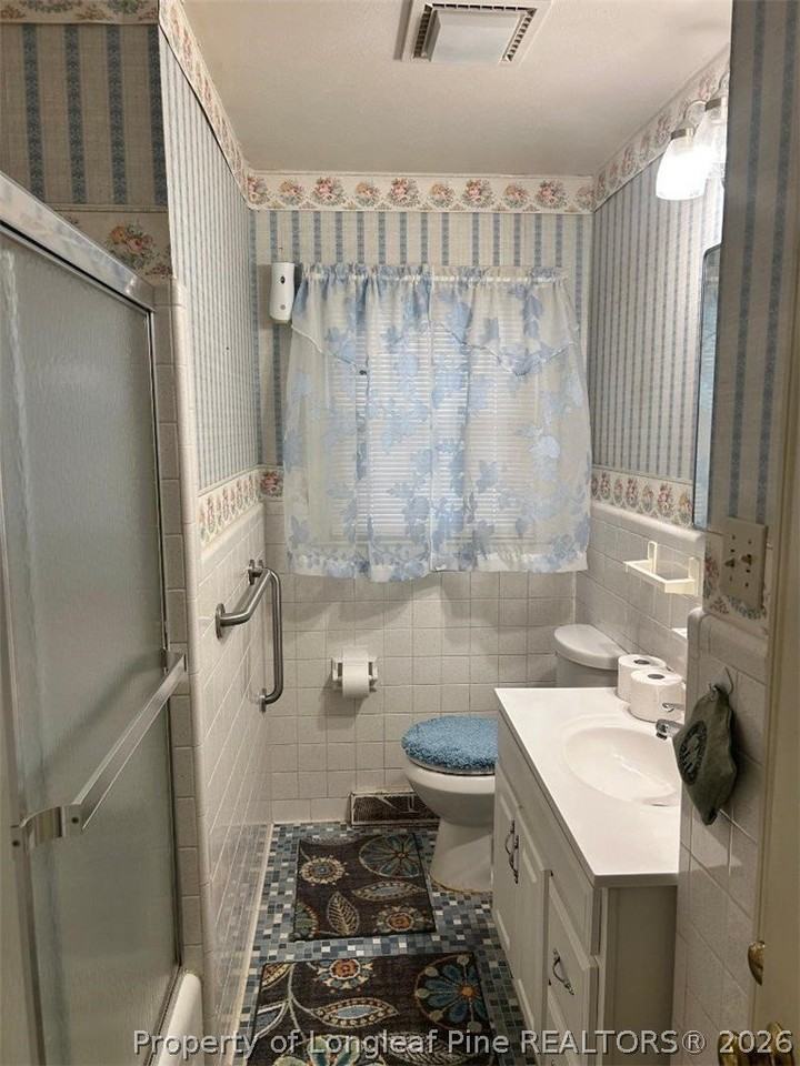 511 E 18th St - Photo 5 of 9