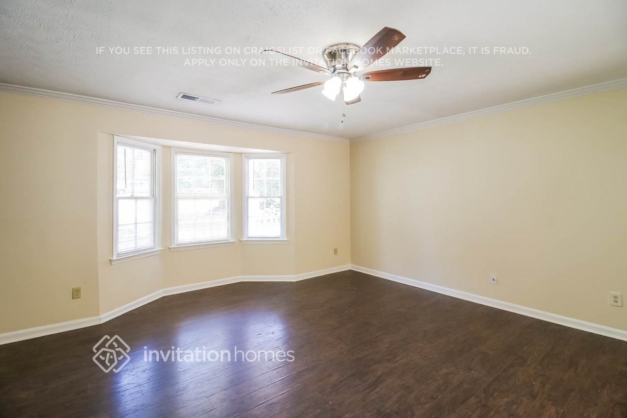 1952 Red Rose Ln - Photo 5 of 18