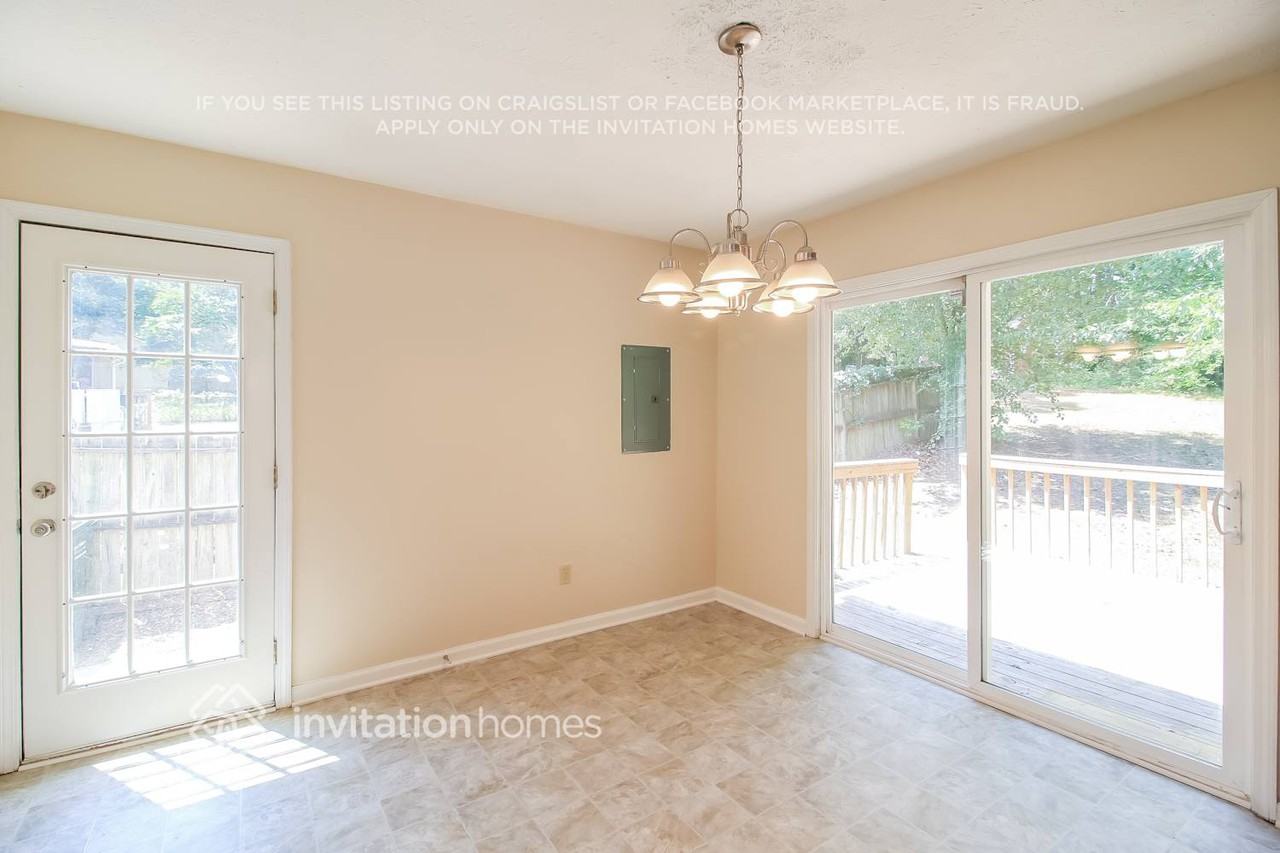 1952 Red Rose Ln - Photo 7 of 18