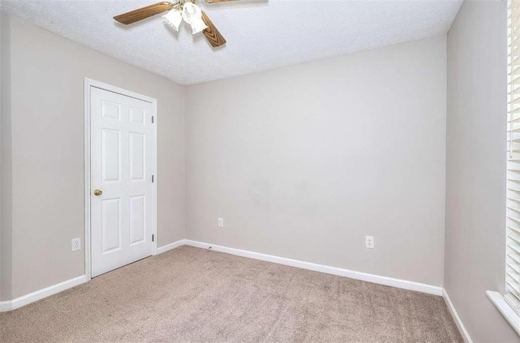 4160 Janel Ln - Photo 4 of 41