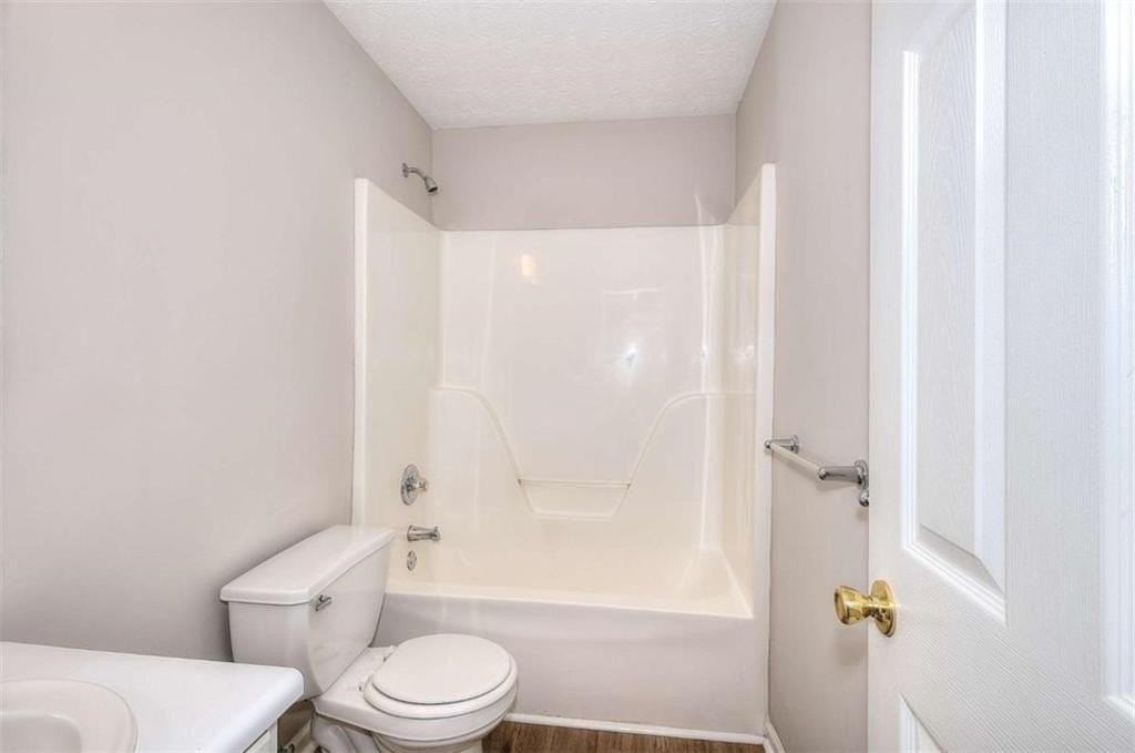 4160 Janel Ln - Photo 7 of 41