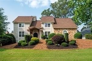 featured image of 2917 Ashebrooke Dr Ne