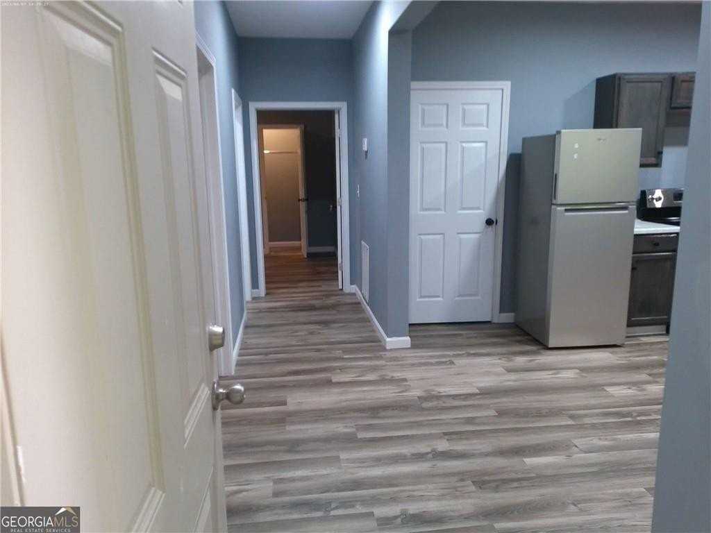 1471 Cliff View Ter #B - Photo 2 of 13
