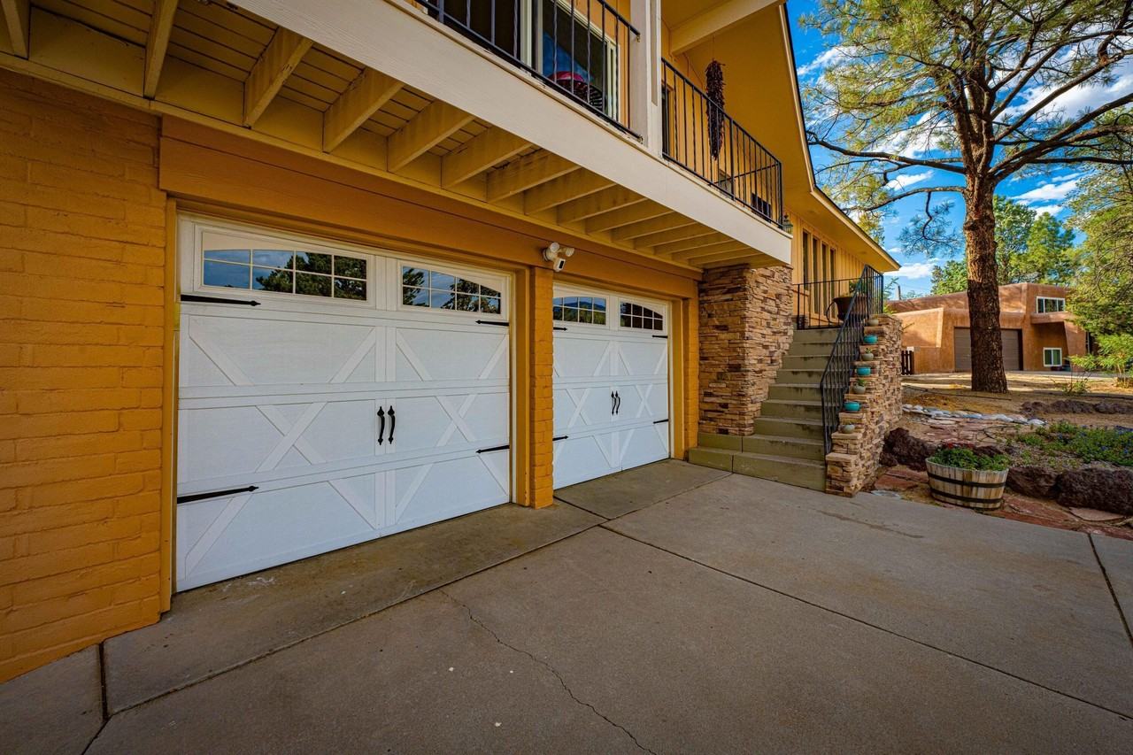 3615 Horacio Ct Ne - Photo 3 of 44