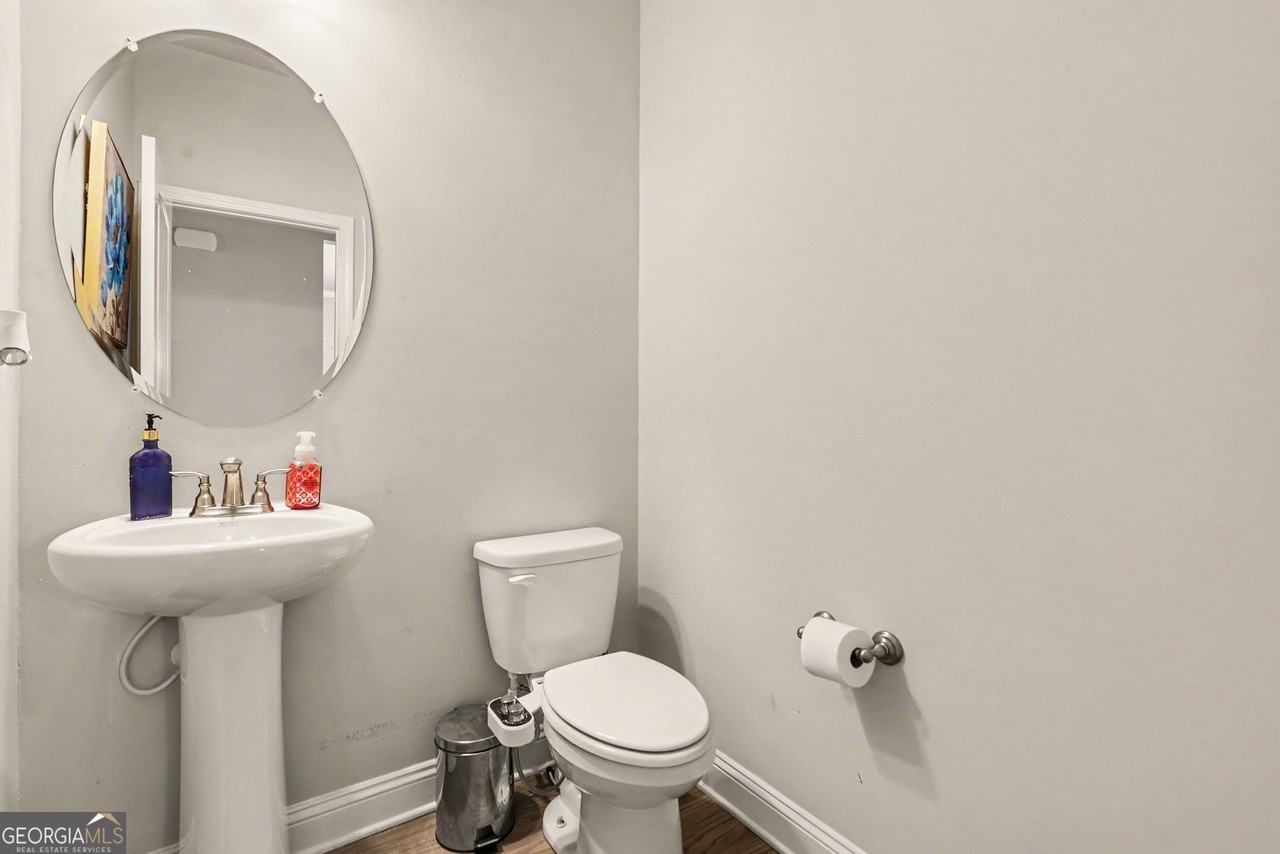 837 Everleigh Ct - Photo 3 of 17