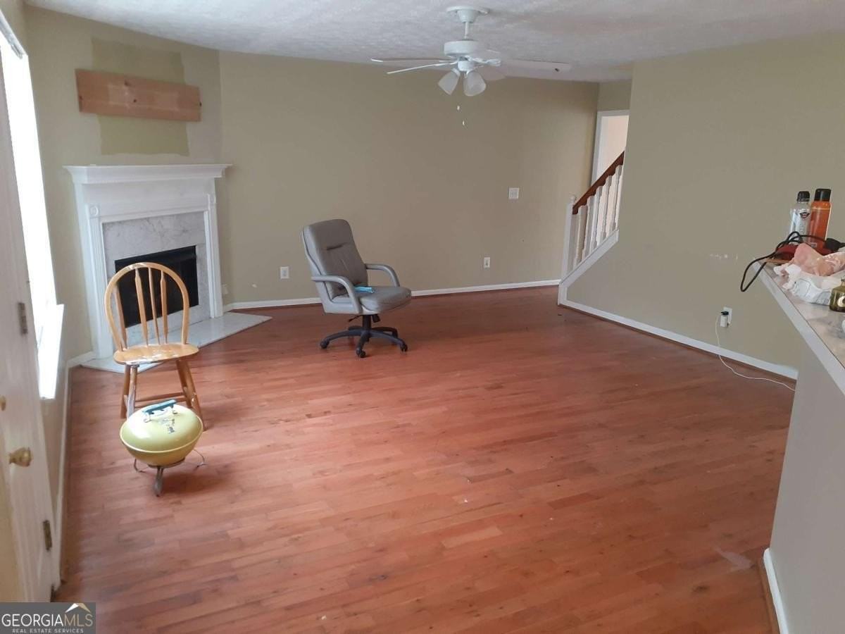 4410 Cross Ln - Photo 4 of 11