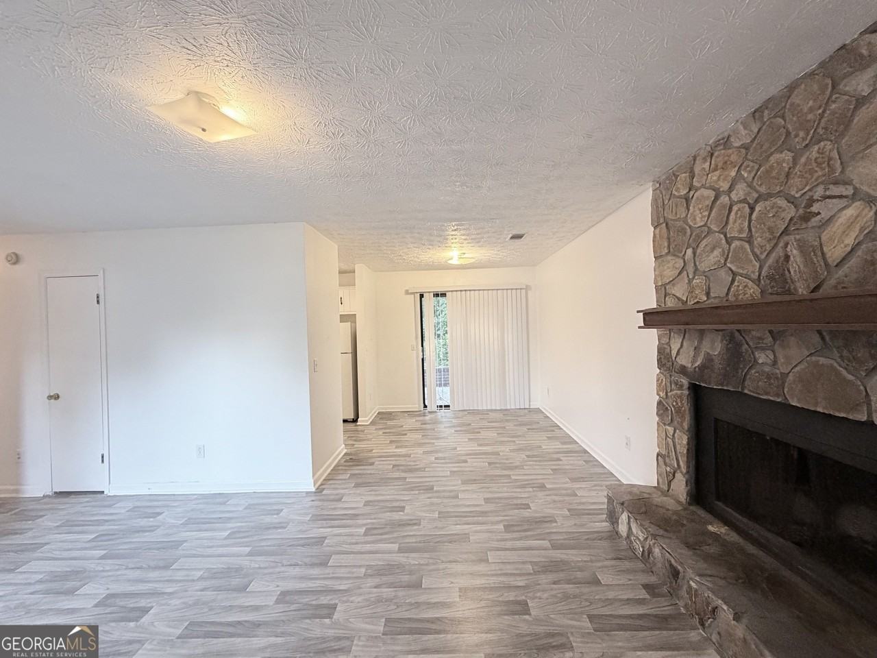 460 Rustwood Dr - Photo 3 of 10