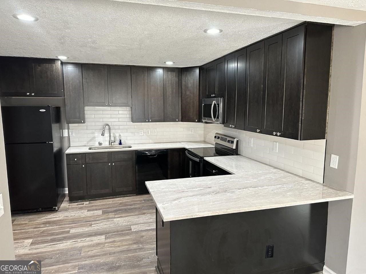 1545 Gaylor Dr Se - Photo 3 of 30