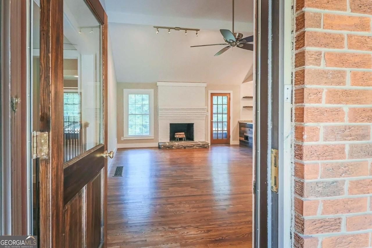 99 Woodvalley Dr - Photo 3 of 36