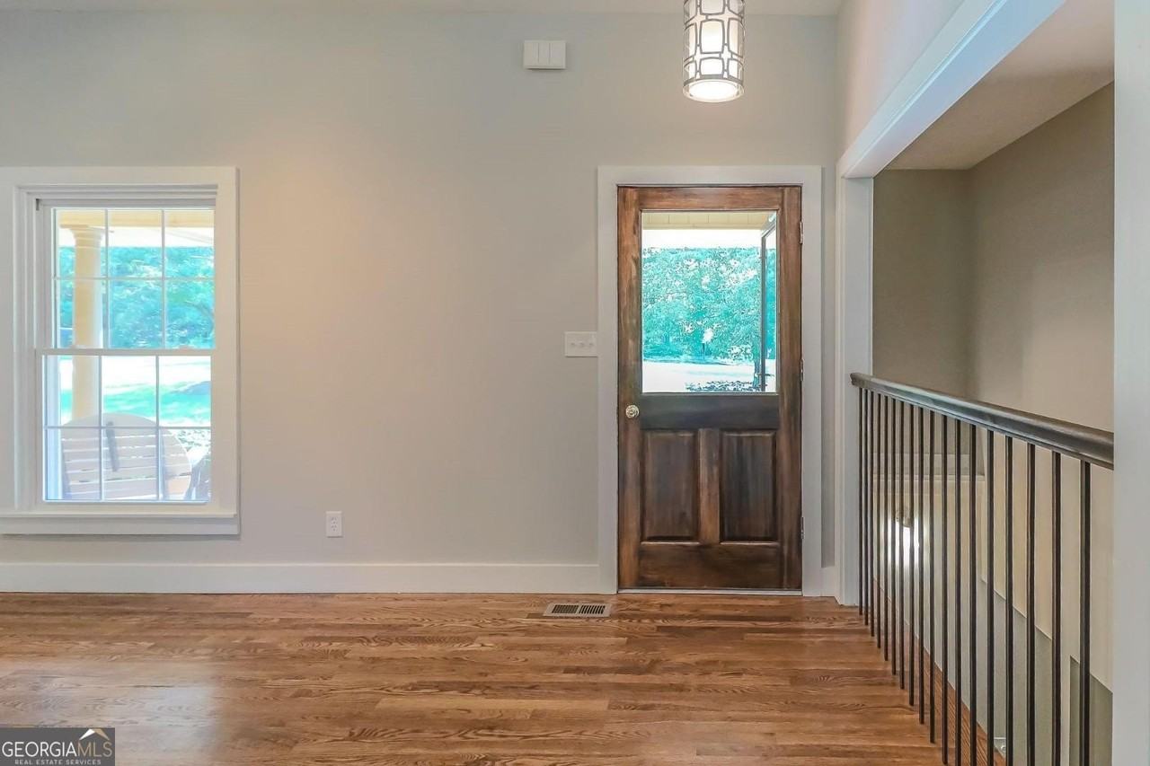 99 Woodvalley Dr - Photo 5 of 36