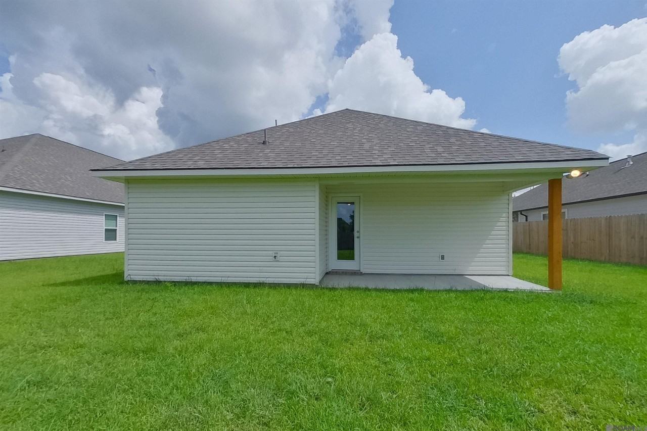 13772 Willowmore Dr - Photo 2 of 19