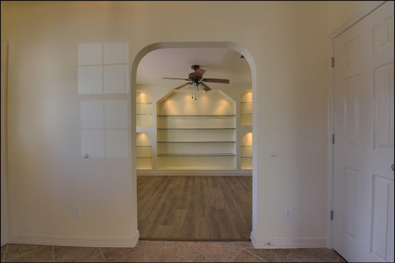 7077 Luz De Sol Dr - Photo 4 of 46