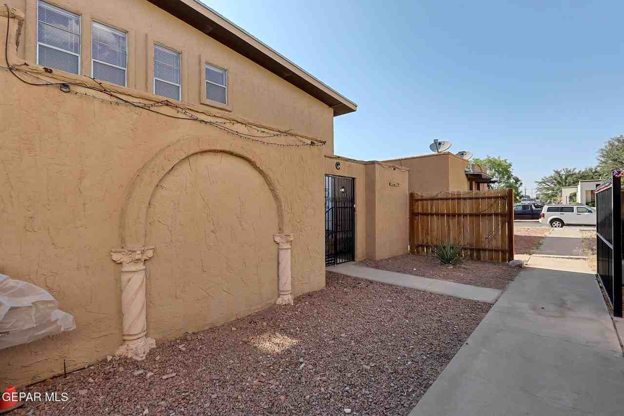 11100 Vista Lago Pl #C - Photo 2 of 25