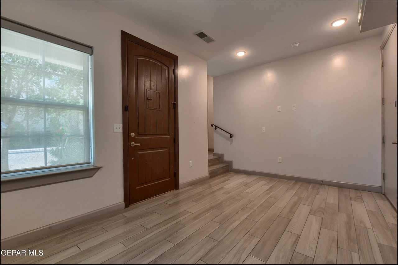 312 Vin Almoradi Ct - Photo 6 of 36