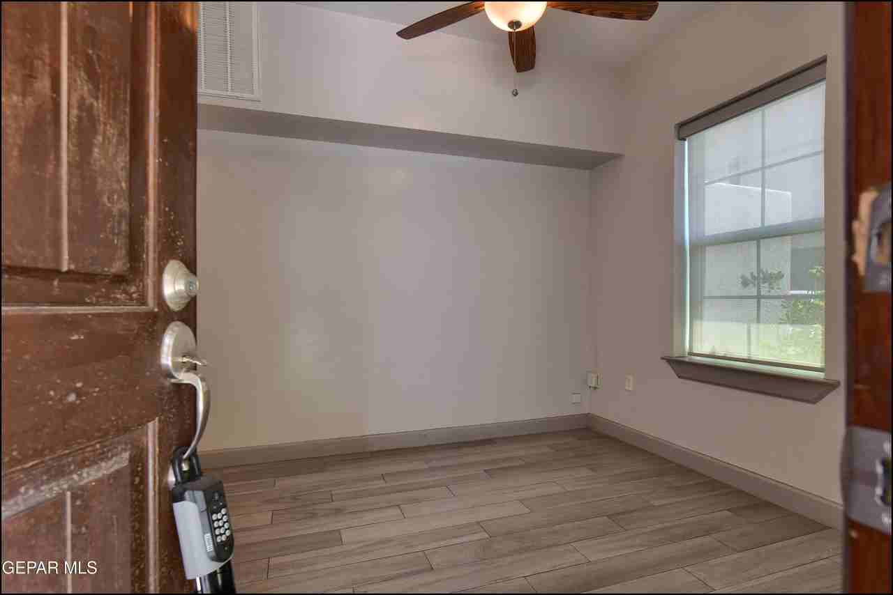 312 Vin Almoradi Ct - Photo 7 of 36