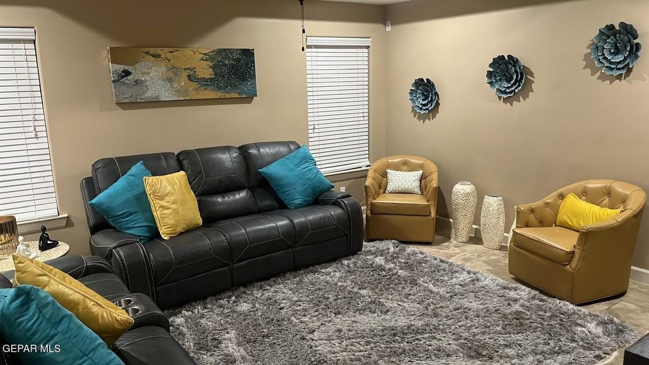 14684 Igor Kaleri Ave - Photo 2 of 3