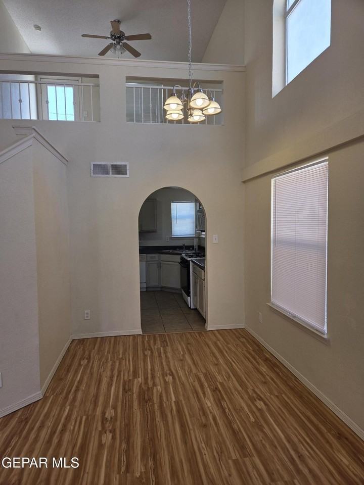 3717 Hubble Dr - Photo 7 of 46