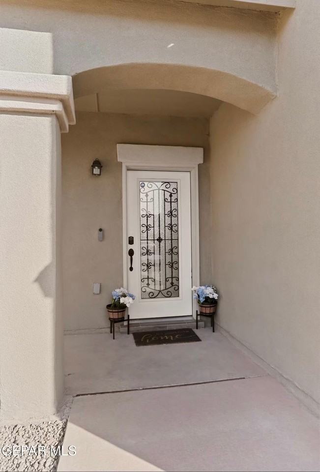 904 Cottage Pl - Photo 2 of 33