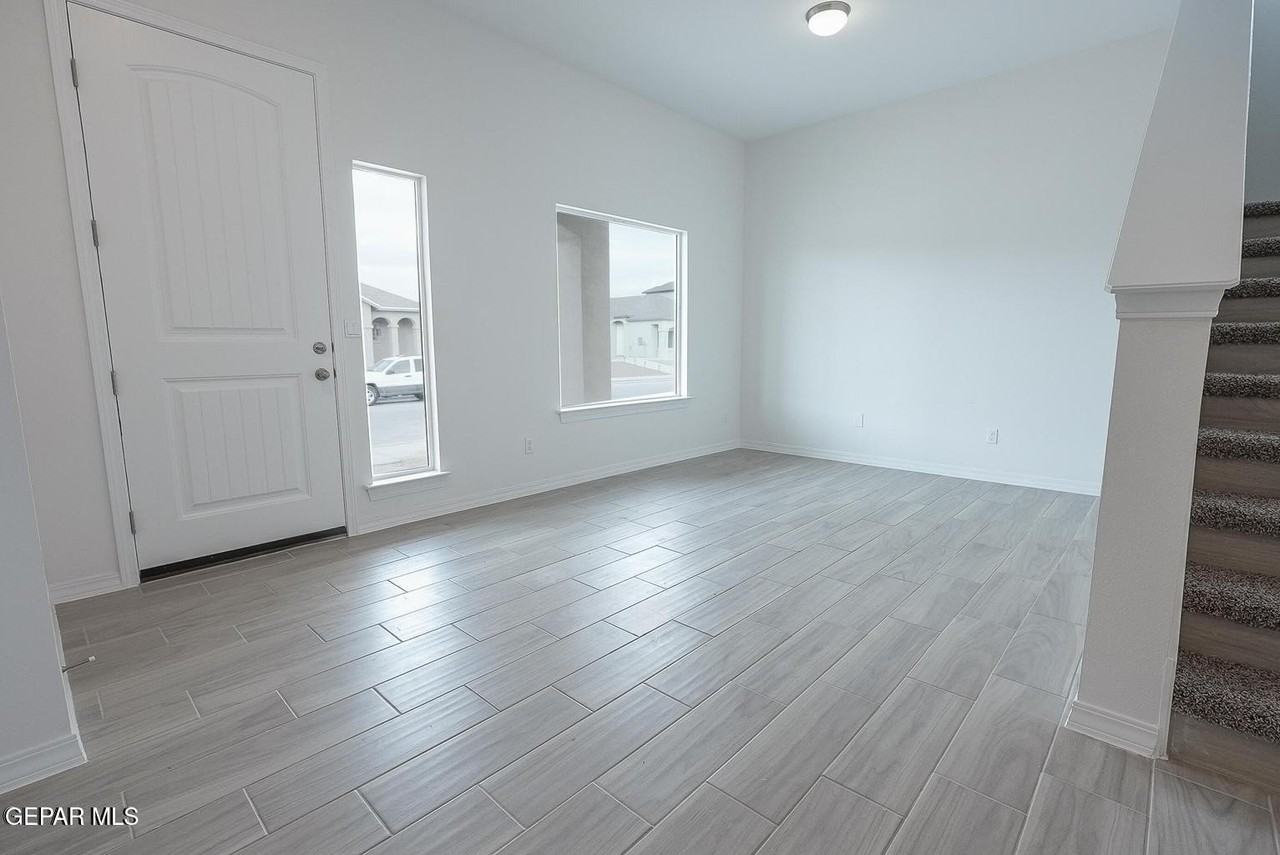14313 Steve Joyce Pkwy - Photo 2 of 25