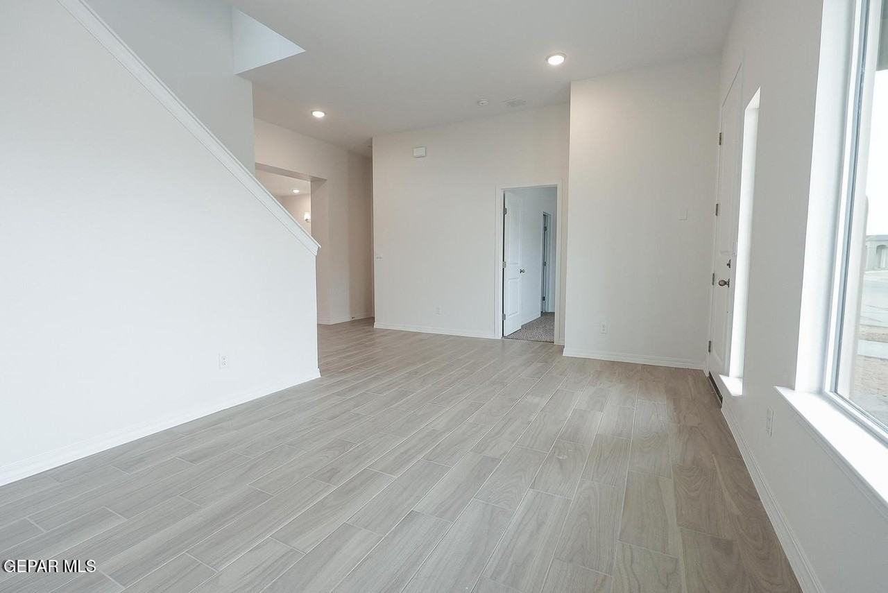 14313 Steve Joyce Pkwy - Photo 3 of 25