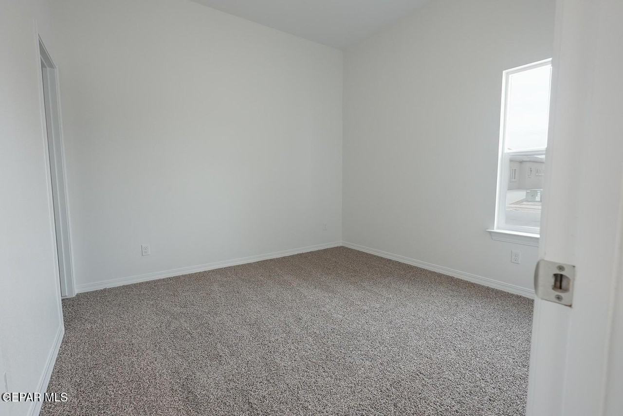 14313 Steve Joyce Pkwy - Photo 4 of 25