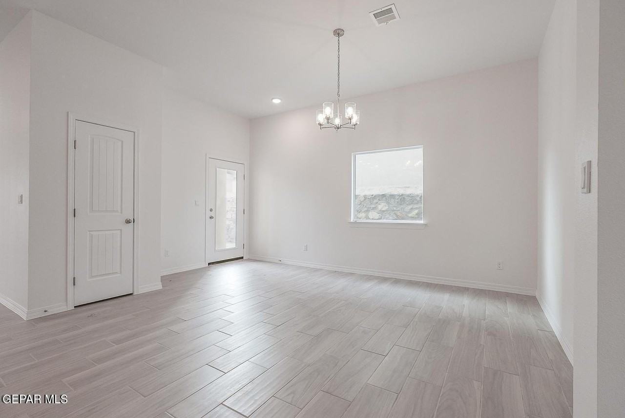 14313 Steve Joyce Pkwy - Photo 6 of 25
