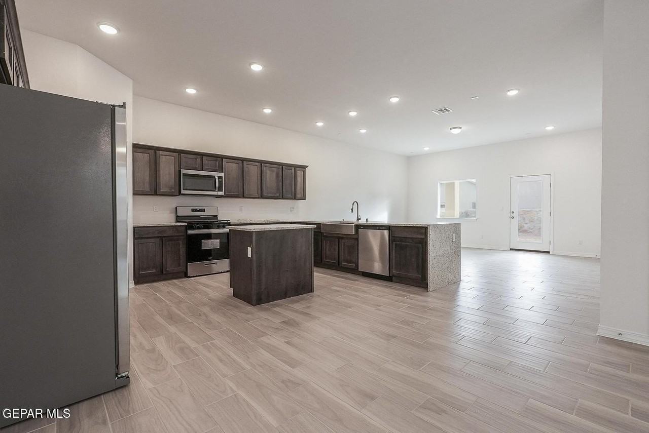 14313 Steve Joyce Pkwy - Photo 7 of 25