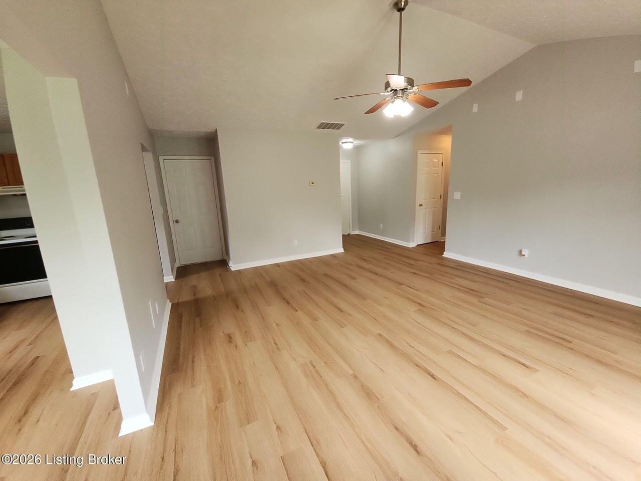 405 Parker Pl - Photo 5 of 28