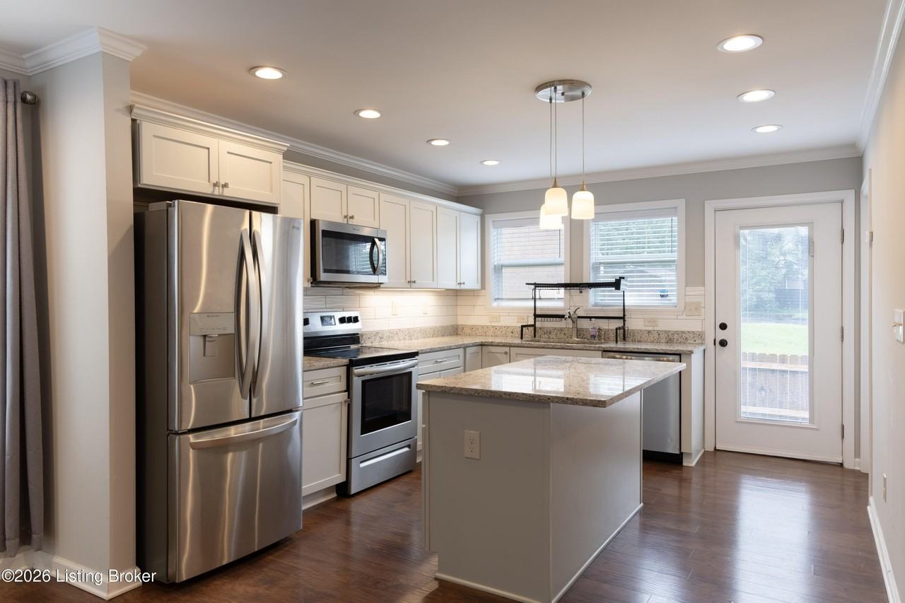 11518 Bellewood Garden Ct - Photo 4 of 19