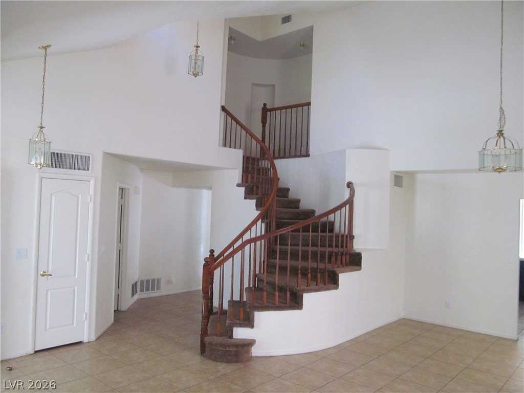 8701 Crescent Ridge Ln - Photo 3 of 28