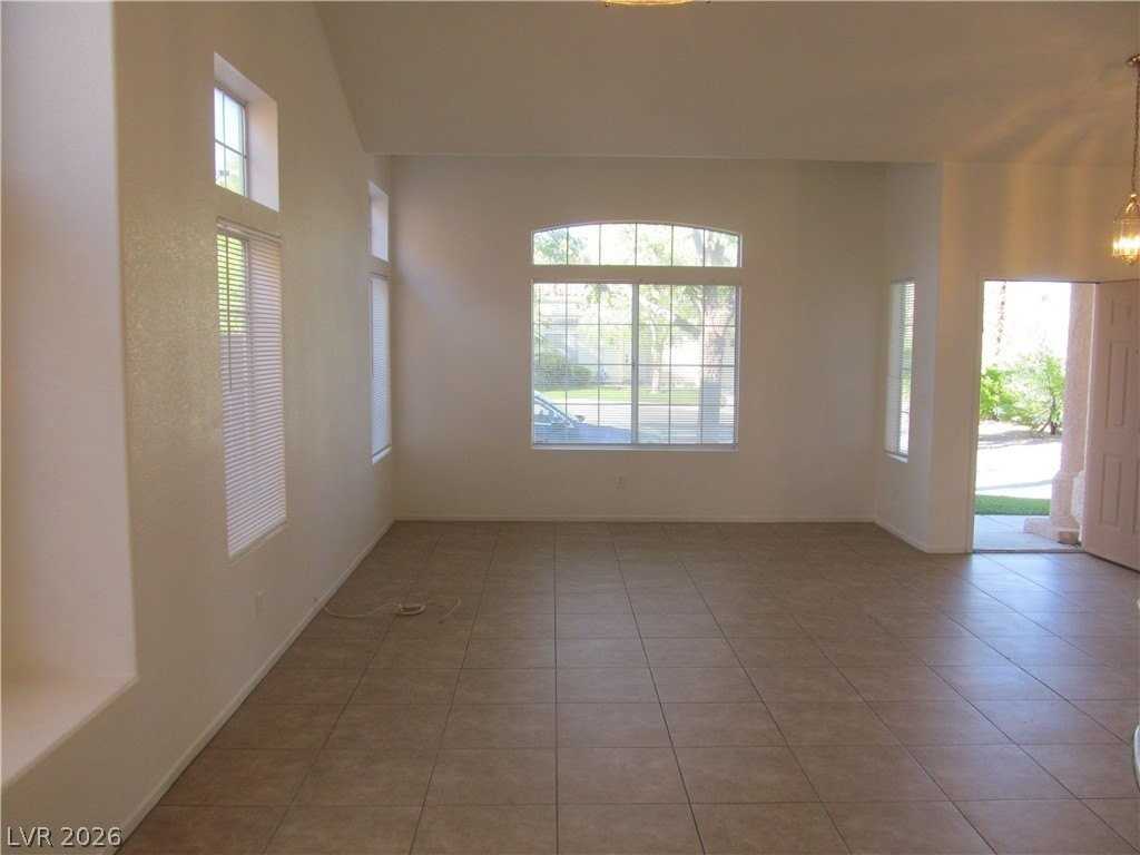 8701 Crescent Ridge Ln - Photo 6 of 28