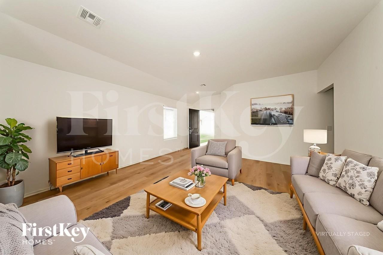 421 Kale Rd - Photo 5 of 19