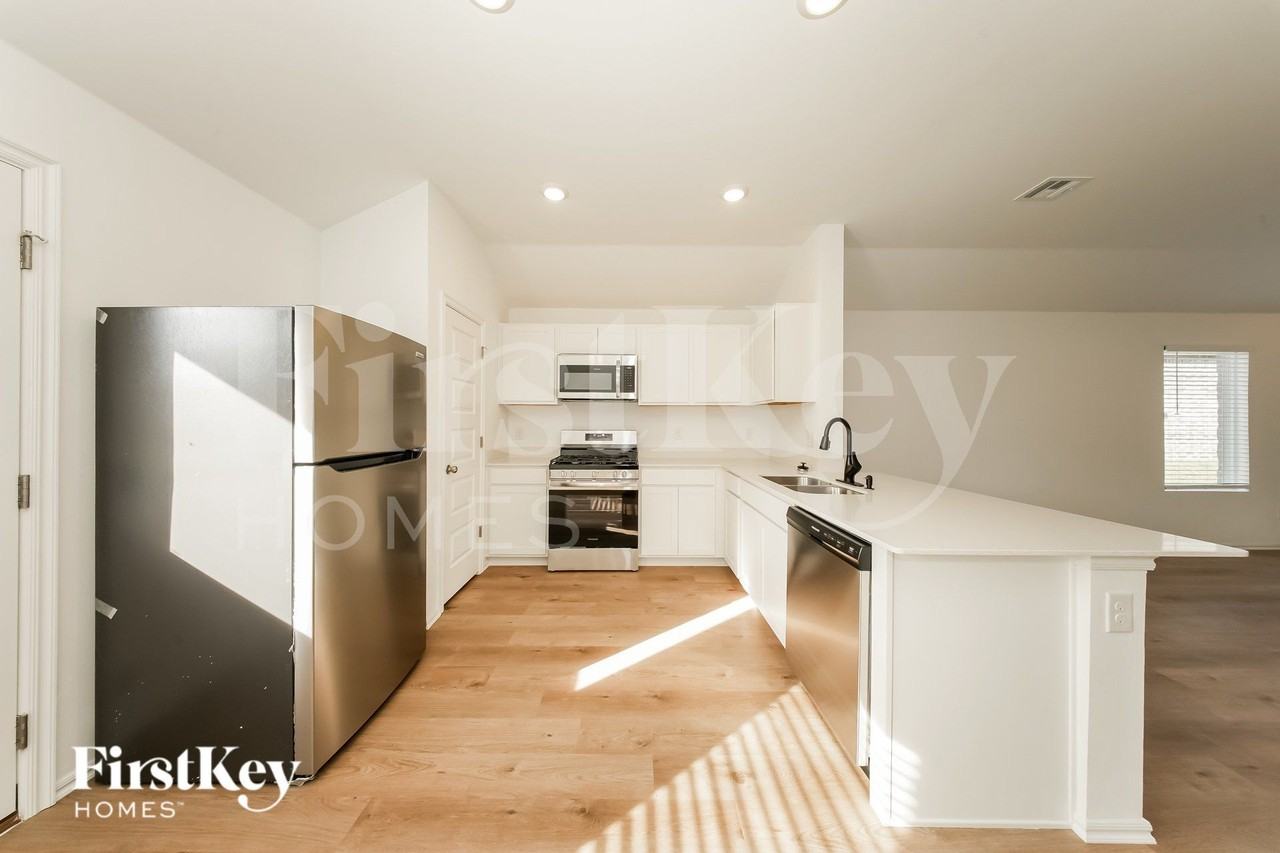 421 Kale Rd - Photo 6 of 19