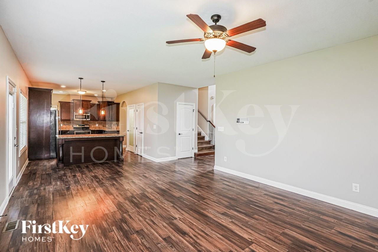 1232 Upland Ter - Photo 4 of 19