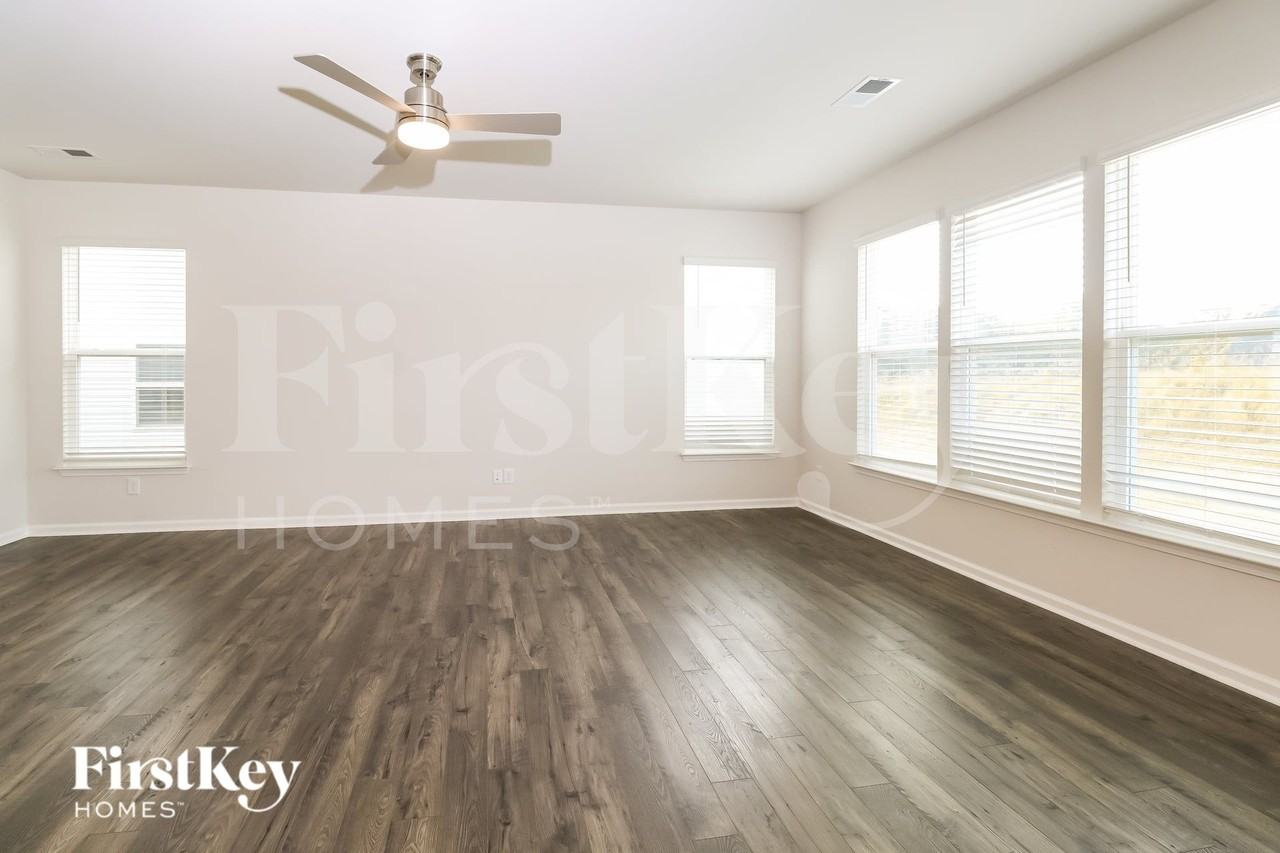618 Goldburn Way - Photo 4 of 16