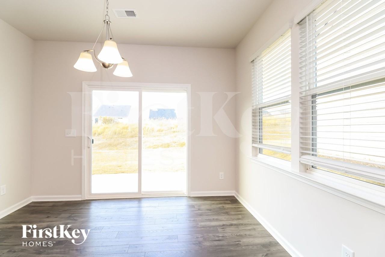 618 Goldburn Way - Photo 5 of 16