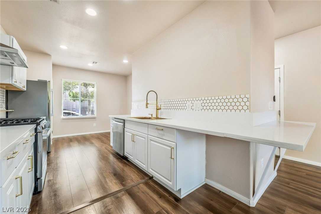 10471 Masons Creek St - Photo 6 of 22
