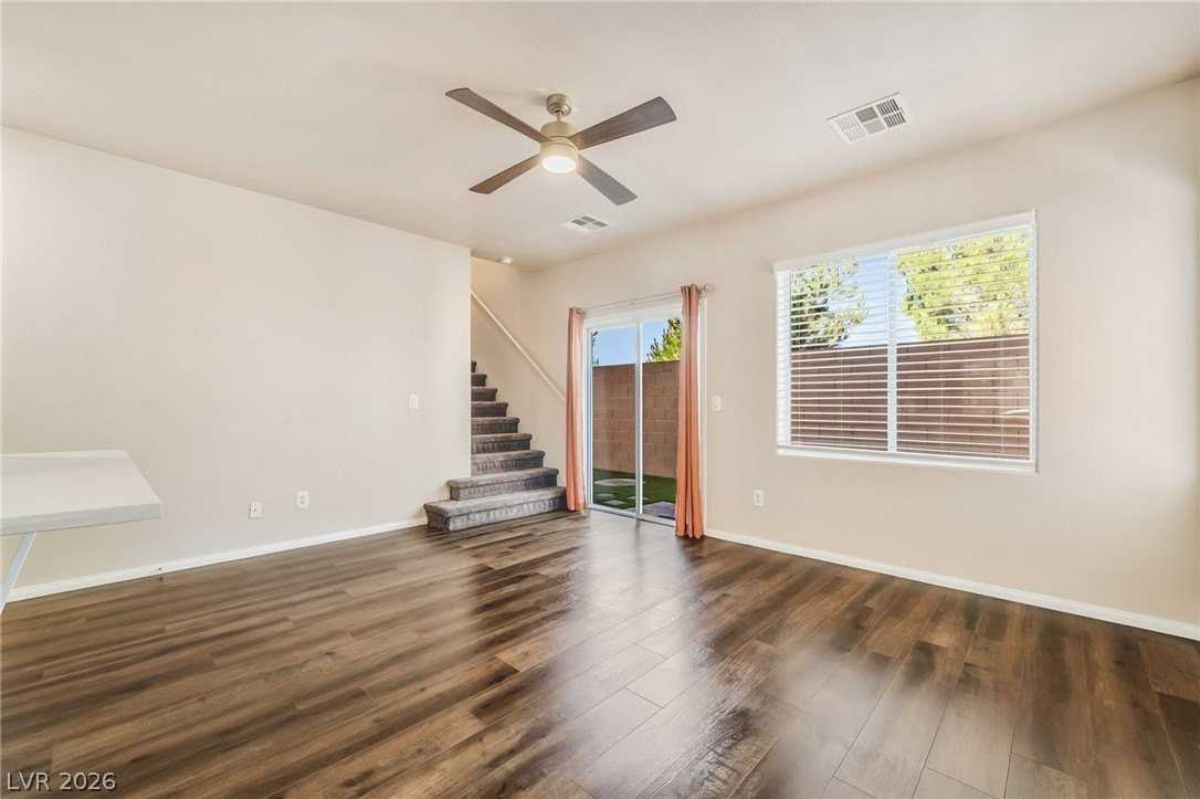 10471 Masons Creek St - Photo 7 of 22